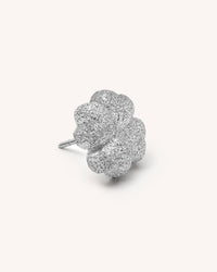 18k white forte got lucky florentine frosted finish gold quadrifoglio single earring on white background