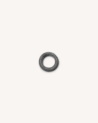 18k black florentine frosted finish 1885 single link on white background